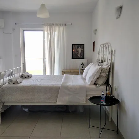 The Beekeeper'S Apartment Kymi Exterior photo